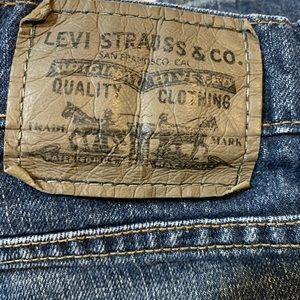 Levi’s 511 30x32 slim straight distressed jeans 1107